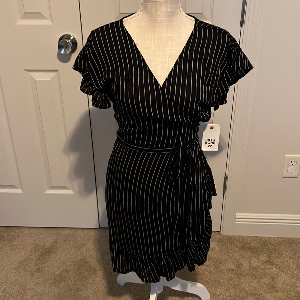 Billabong | Black and White Stripped Wrap Dress | Size Medium